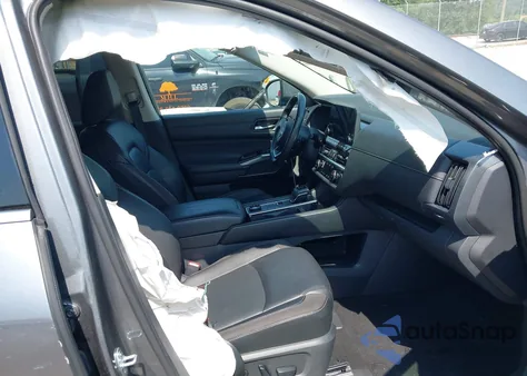 2023 Nissan Pathfinder Sl 4Wd z USA, uszkodzony, nr VIN 5N1DR3CC6PC241466